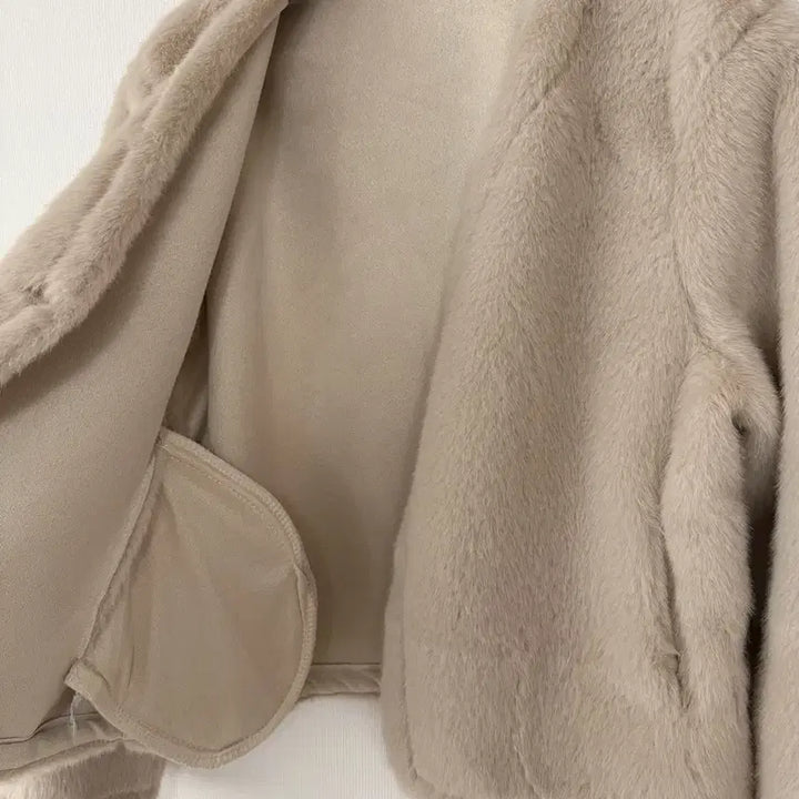 [BUNJANG] Soft V-Neck Fur Jacket / 새제품 부드러운 브이넥 퍼 자켓