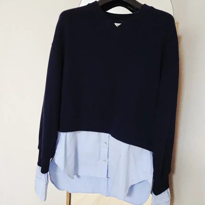 [BUNJANG] Hansum The Store Layered V-Neck Sweatshirt / 한섬 더스토어 레이어드 v넥 맨투맨 S 네이비 셔츠일체형