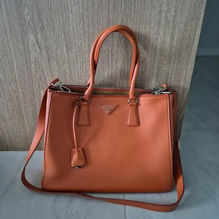 [SOLD OUT] 프라다 city calf  토트백
