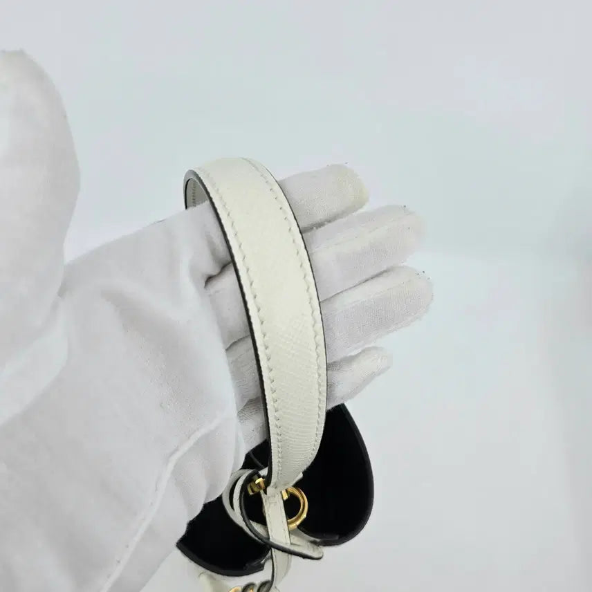 [BUNJANG] Prada Saffiano Panier Small Bucket Bag White / 프라다 사피아노 파니에 스몰 버킷백 화이트