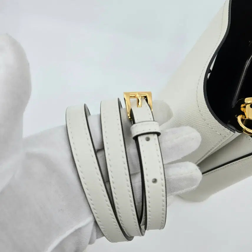 [BUNJANG] Prada Saffiano Panier Small Bucket Bag White / 프라다 사피아노 파니에 스몰 버킷백 화이트