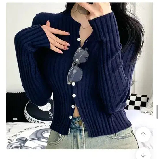 [BUNJANG] Avely Ribbed Knit Crop Cardigan - Navy / 에이블리 골지 니트 크롭 가디건 네이비