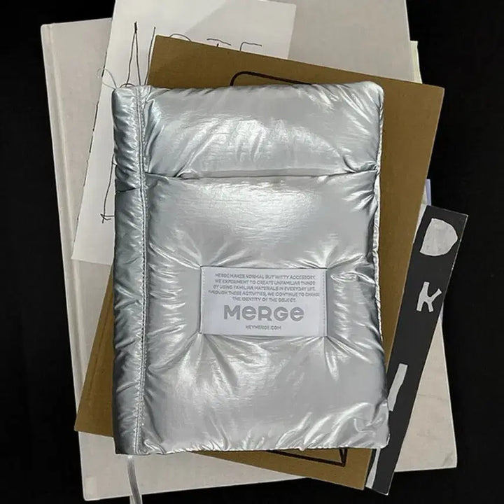 [BUNJANG] 퀄팅 패딩 북커버 책보호 파우치(화이트,블랙,실버 택1) / 퀄팅 패딩 북커버 책보호 파우치(화이트,블랙,실버 택1)