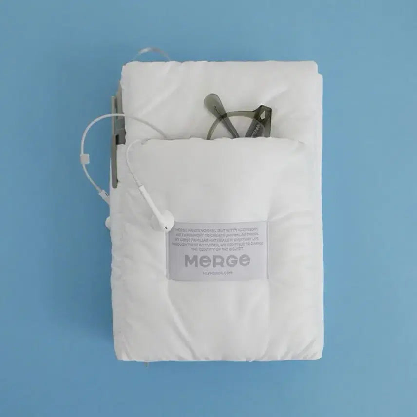 [BUNJANG] 퀄팅 패딩 북커버 책보호 파우치(화이트,블랙,실버 택1) / 퀄팅 패딩 북커버 책보호 파우치(화이트,블랙,실버 택1)