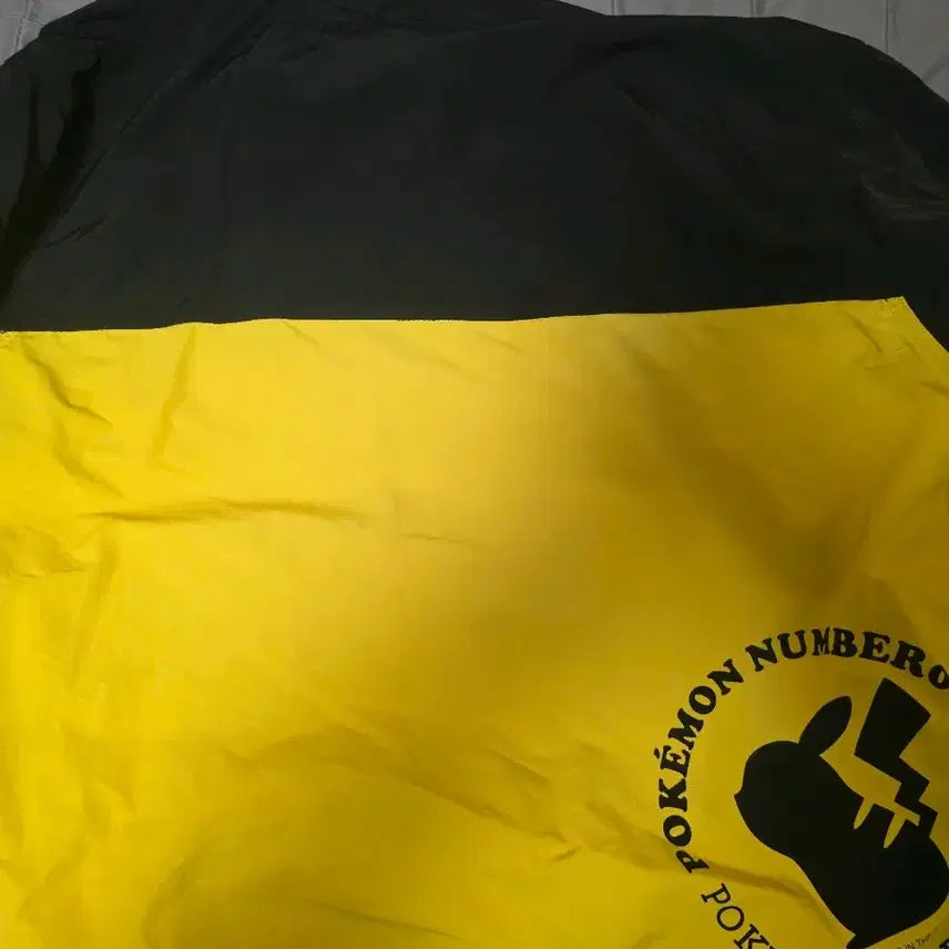 [BUNJANG] STAYREAL Pikachu Windbreaker Jacket / STAYREAL 피카츄 바람막이 옐로우/블랙 마지막 가격내림