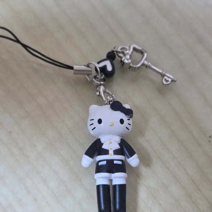 [BUNJANG] Kitty Strap Keychain / 키티 스트랩 키링