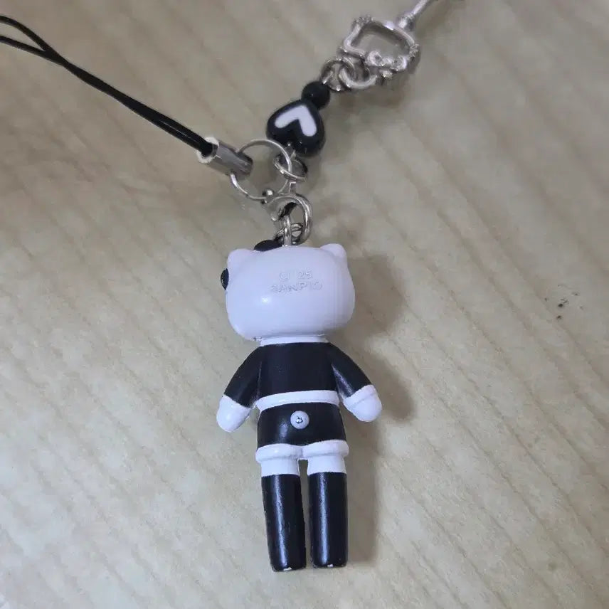 [BUNJANG] Kitty Strap Keychain / 키티 스트랩 키링