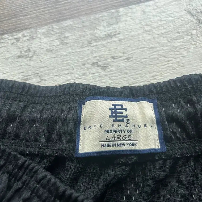[BUNJANG] Eric Emanuel Lightning Bolt Shorts / 에릭 엠마누엘 라이트닝 볼트 판매