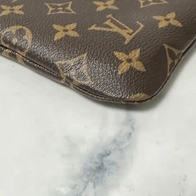 [BUNJANG] Louis Vuitton Monogram Eclipse Voyage Clutch / [MM] 루이비통 모노그램 에튀 보야주 클러치