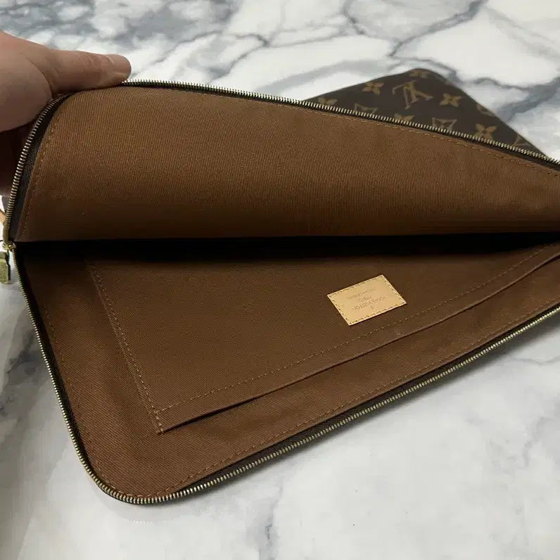 [BUNJANG] Louis Vuitton Monogram Eclipse Voyage Clutch / [MM] 루이비통 모노그램 에튀 보야주 클러치