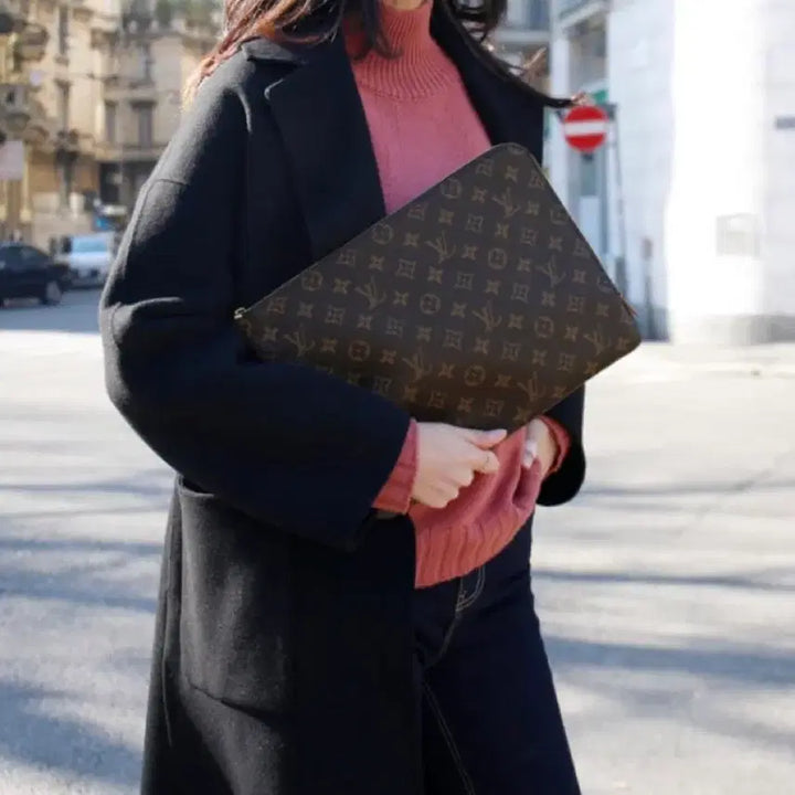 [BUNJANG] Louis Vuitton Monogram Eclipse Voyage Clutch / [MM] 루이비통 모노그램 에튀 보야주 클러치