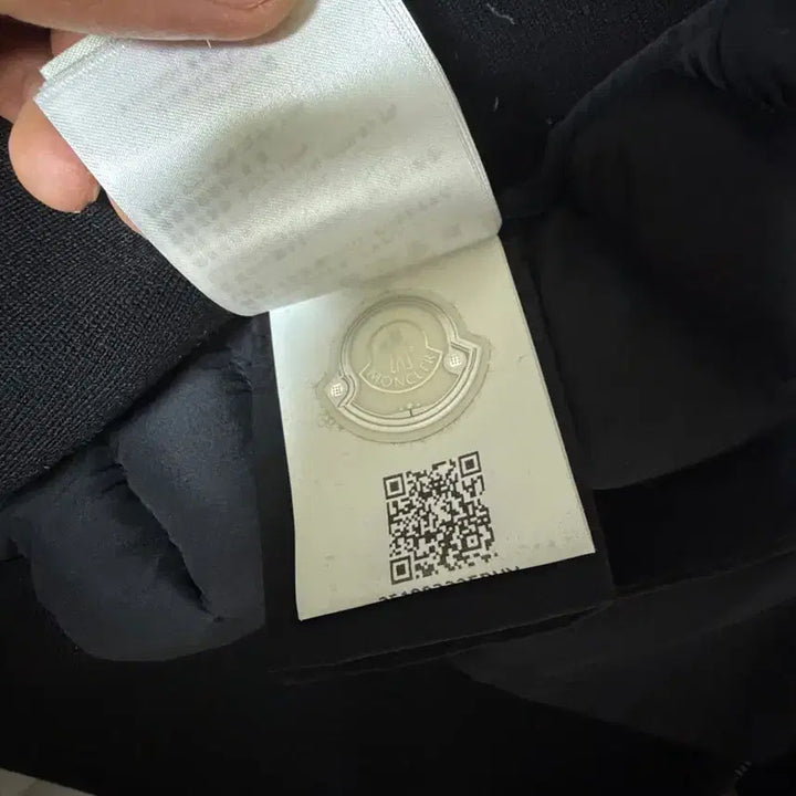 [BUNJANG] Moncler Knit Padded Jacket L / 몽클레어 니트패딩 블랙와펜 L