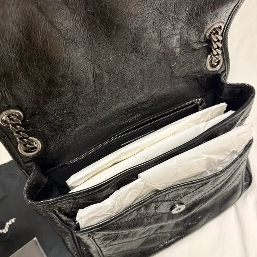 [BUNJANG] Saint Laurent Shoulder Bag / 생로랑 블랙 레더 숄더백