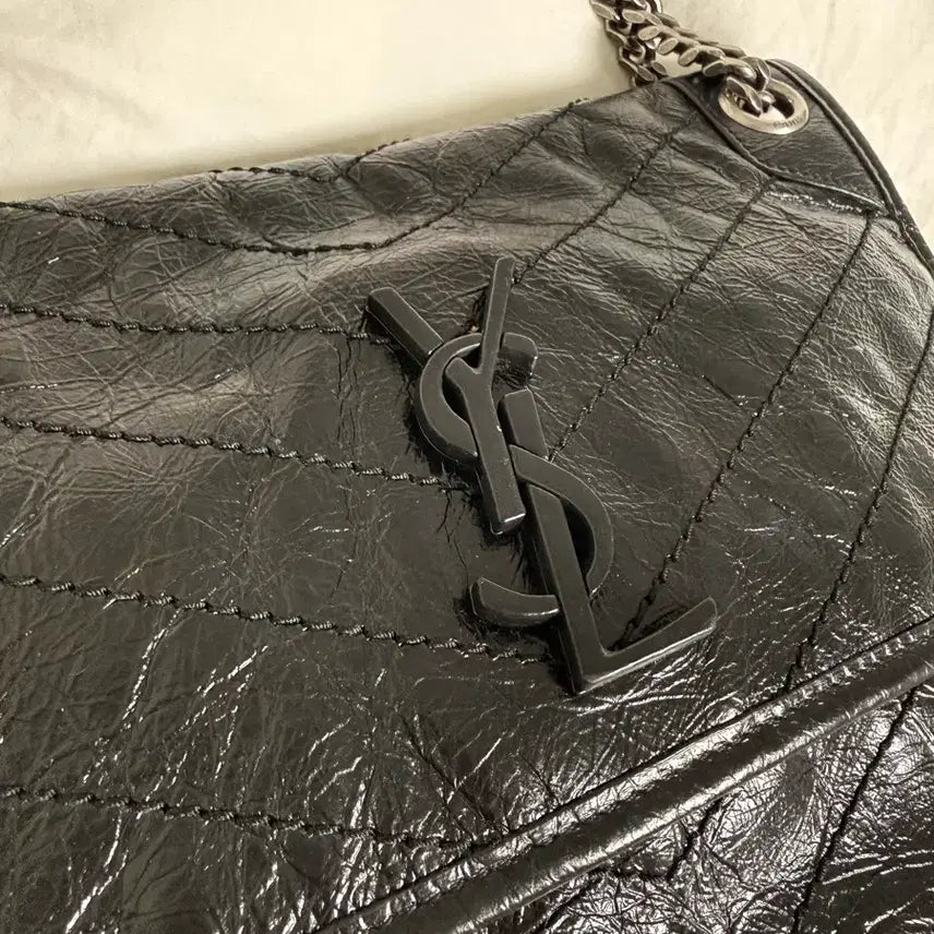 [BUNJANG] Saint Laurent Shoulder Bag / 생로랑 블랙 레더 숄더백