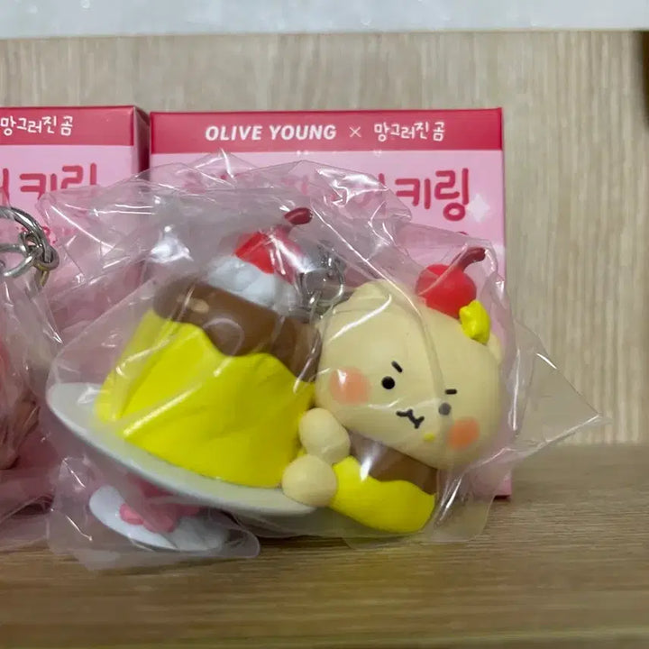 [BUNJANG] Manggeu-jin Gom Figure Keyring / 올리브영 망그러진곰 랜덤 피규어 키링