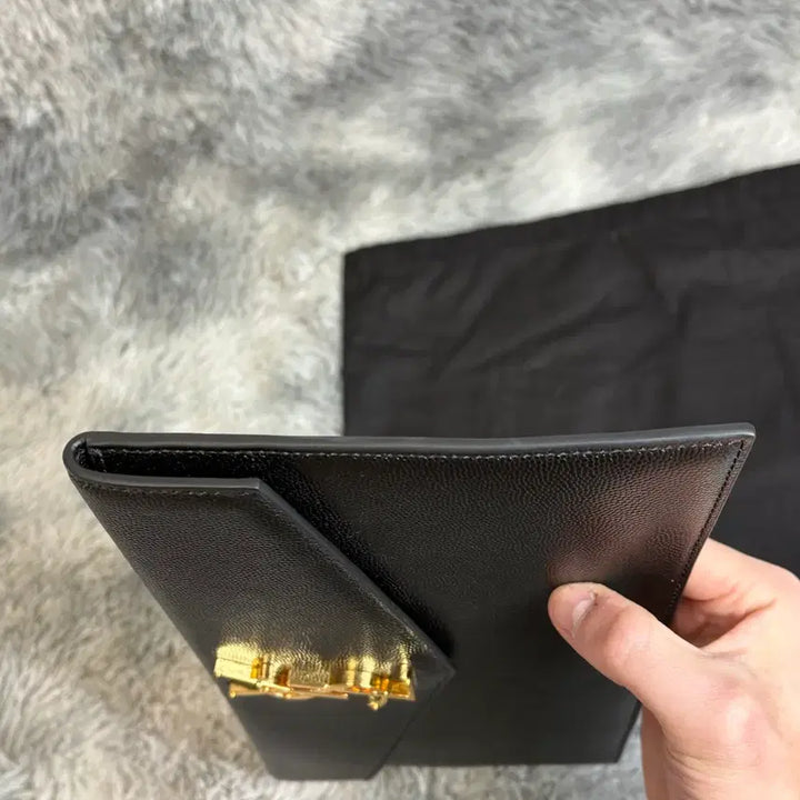 [SOLD OUT] [OS,새상품급] 입생로랑 업타운 클러치 금장