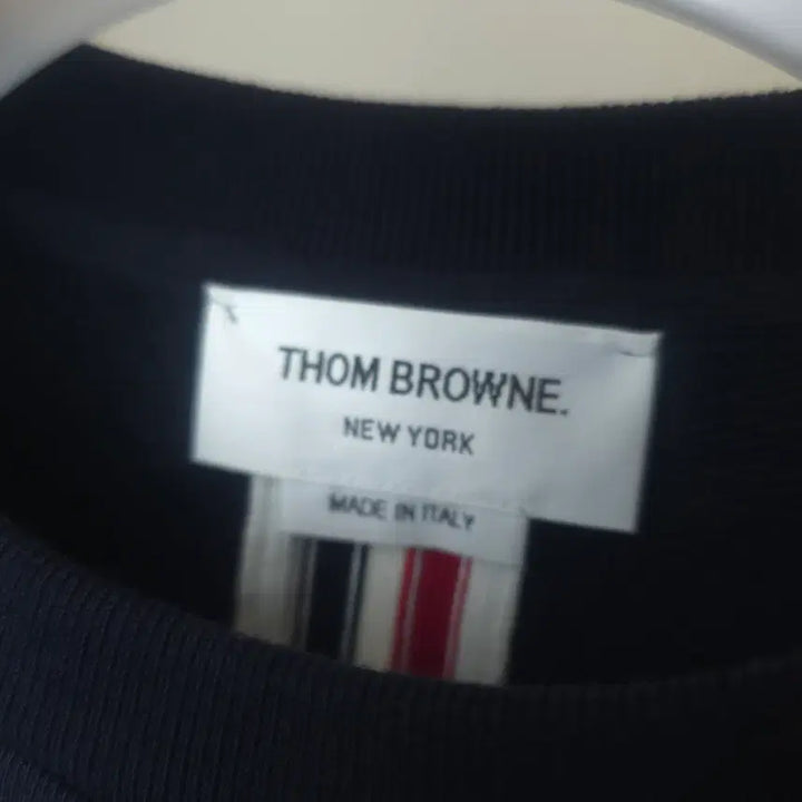 [BUNJANG] Thom Browne Three Stripe Sweatshirt Navy / [정품] 톰브라운 백삼선 맨투맨 / MJT085A