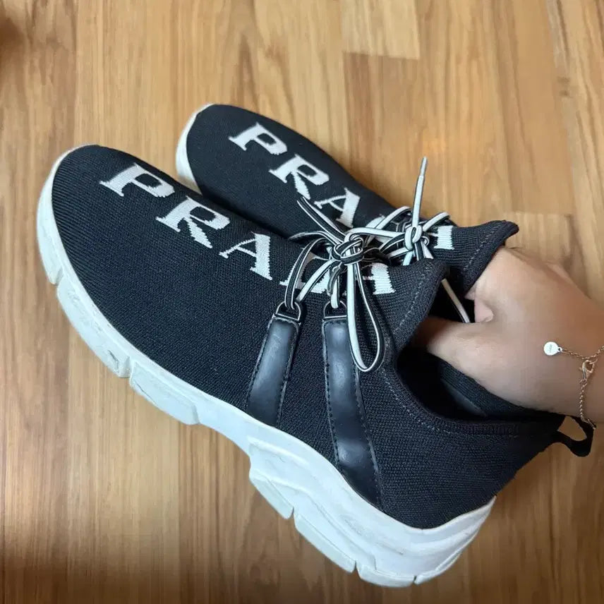 [BUNJANG] Prada Knit Sneakers Black 37.5 / 프라다 니트 스니커즈 블랙 37.5 (240-245)