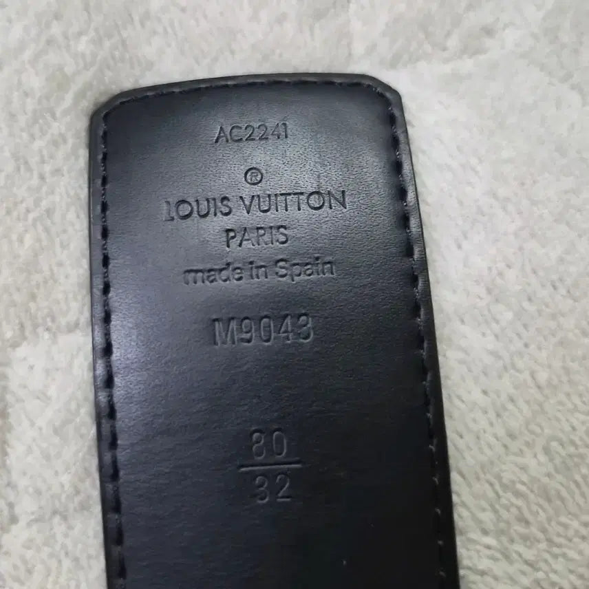 [BUNJANG] Louis Vuitton Monogram Eclipse Reversible Belt / 루이비통 LV 이니셜 모노그램 이클립스 리버서블 양면 남성벨트 M9043