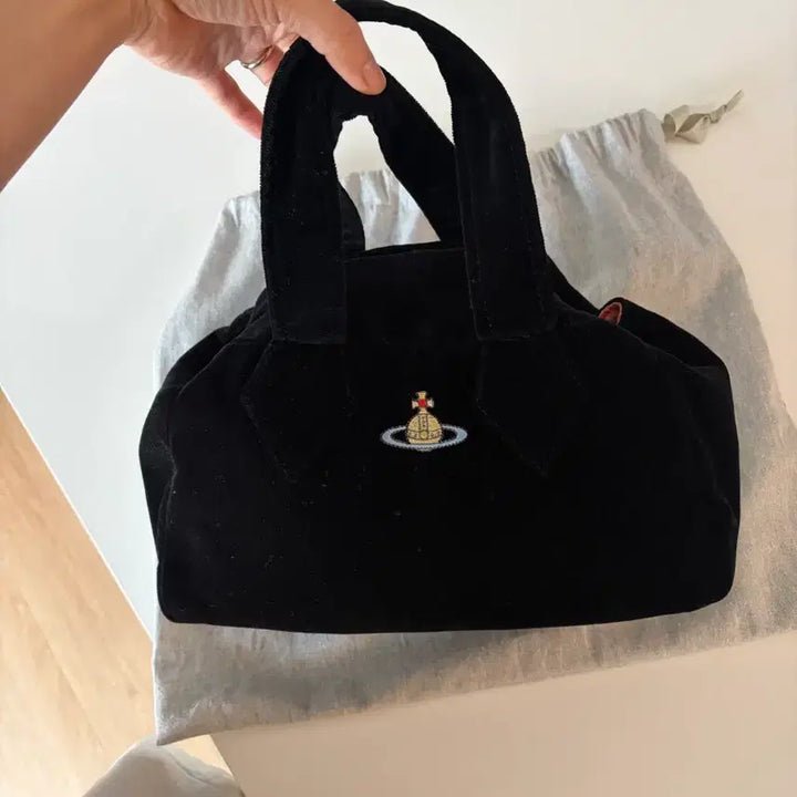 [BUNJANG] Vivienne Westwood Yasmin Velvet Bag Black / [비비안웨스트우드] 야스민 벨벳 가방 블랙