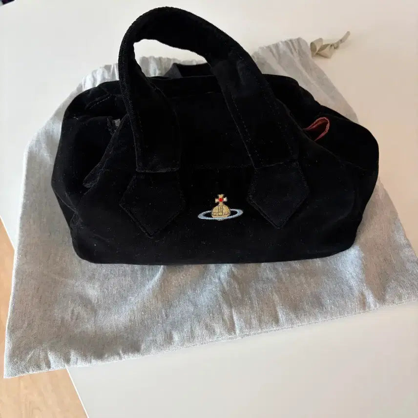 [BUNJANG] Vivienne Westwood Yasmin Velvet Bag Black / [비비안웨스트우드] 야스민 벨벳 가방 블랙