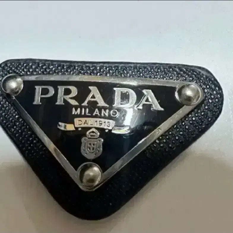 [BUNJANG] Prada Triangle Logo / 프라다삼각로고