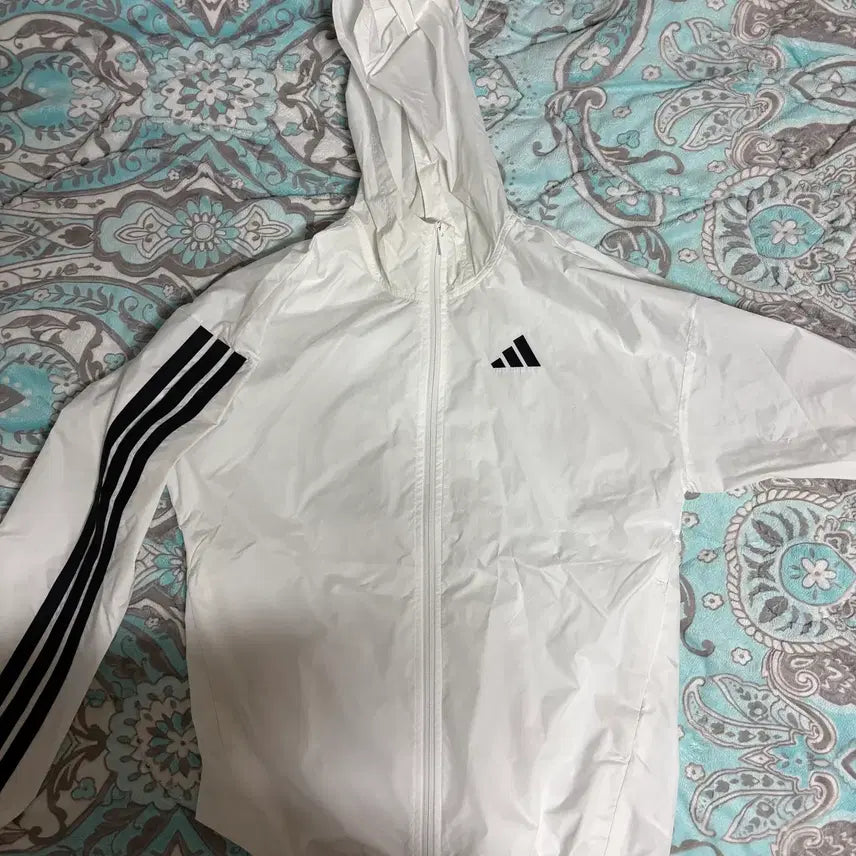 [BUNJANG] Adidas Windbreaker Jacket (Size 100) / 아디다스 바람막이 (100)