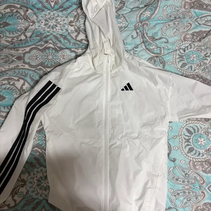 [BUNJANG] Adidas Windbreaker Jacket (Size 100) / 아디다스 바람막이 (100)