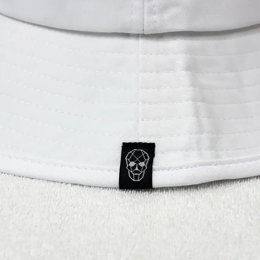 [BUNJANG] Amazingcree White Unisex Bucket Hat / 어메이징크리 화이트 골프모자 남여공용 버킷햇