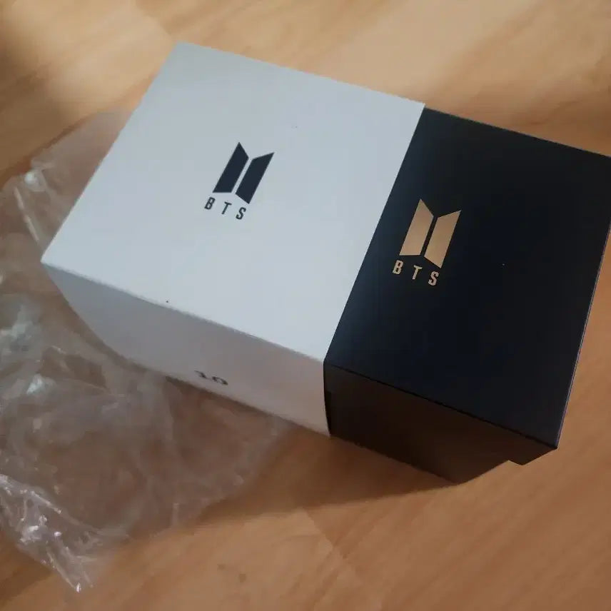 [BUNJANG] BTS Official Merch Pack 10 Photocard (Sealed) / 방탄소년단 공굿 bts 머치팩10 merch box #10 포카미개봉