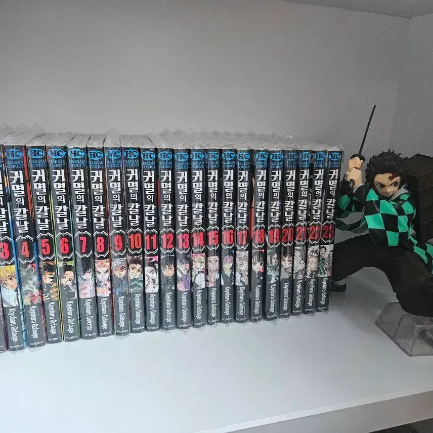 [BUNJANG] Demon Slayer Complete Set & Tanjiro Figure / 귀멸의 칼날 전권+제일복권 탄지로 A상 (설명참조)