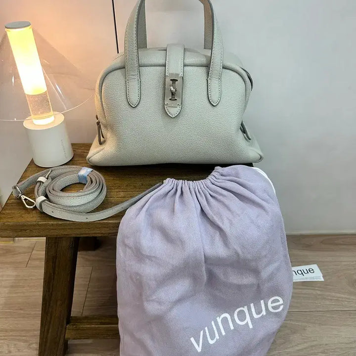 [BUNJANG] Vunque Talk Tote Bag Small Light Beige / 분크 토크 토트백 스몰 라이트베이지