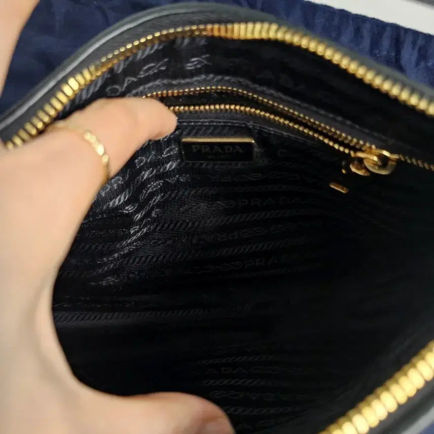 [BUNJANG] Prada Gauffre Tessuto Chain Shoulder Bag / 프라다 고프레 테수토 체인 크로스