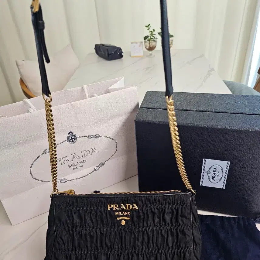 [BUNJANG] Prada Gauffre Tessuto Chain Shoulder Bag / 프라다 고프레 테수토 체인 크로스