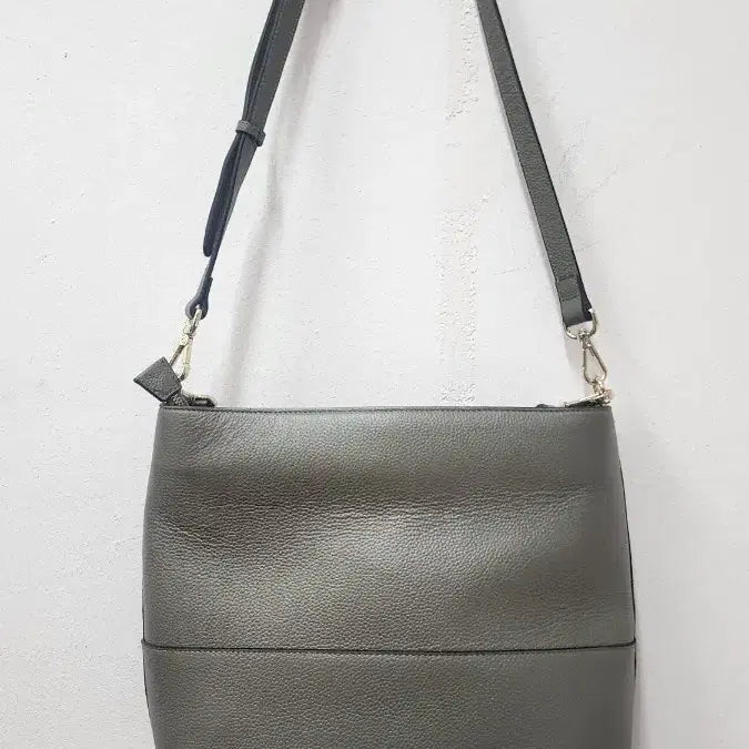 [BUNJANG] Della Stella Shoulder Bag / 델라스텔라 숄더백
