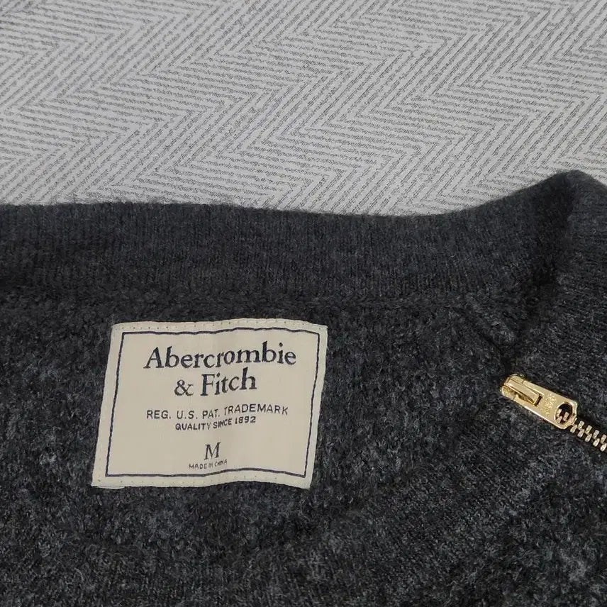 [BUNJANG] Abercrombie &amp; Fitch Neck Zip Round Knit Sweater / [M] 아베크롬비 넥 지퍼 라운드 니트 여성 M 다크그레이