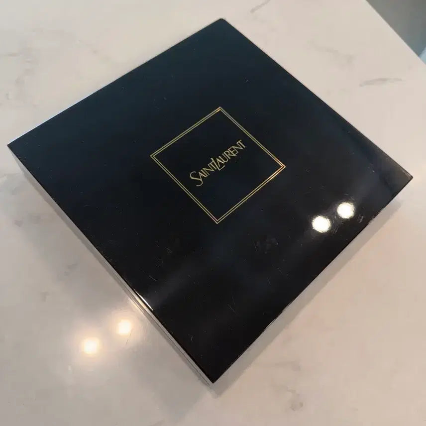 [BUNJANG] Saint Laurent Moon Plate / 생로랑 문플레이트 (한정판)