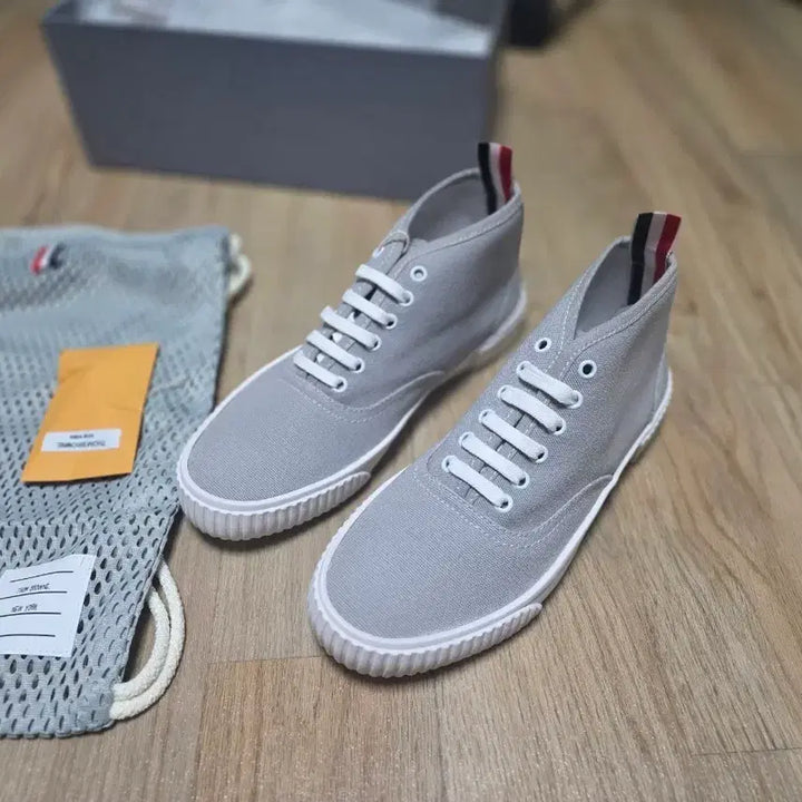 [BUNJANG] Thom Browne Sneakers (Size 7) - New / 톰브라운 스니커즈 신발 7사이즈 새제품 판매합니다.