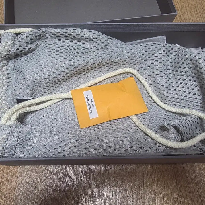 [BUNJANG] Thom Browne Sneakers (Size 7) - New / 톰브라운 스니커즈 신발 7사이즈 새제품 판매합니다.