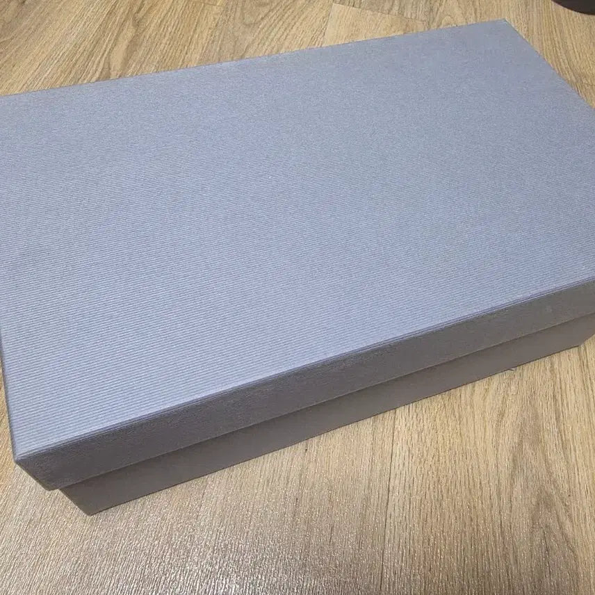 [BUNJANG] Thom Browne Sneakers (Size 7) - New / 톰브라운 스니커즈 신발 7사이즈 새제품 판매합니다.