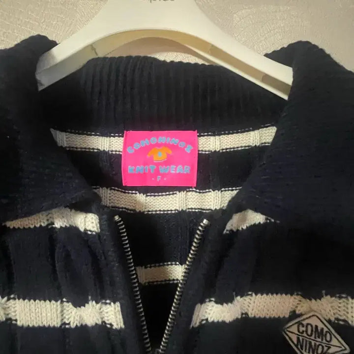 [BUNJANG] Komoe's Black Striped Knit Zip-Up Cardigan / 코모이즈 블랙 스트라이프 니트 집업 프리사이즈