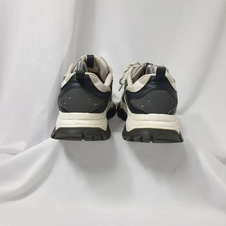 [BUNJANG] National Geographic Trippin Rhino Sneakers / 빈티지하서 270 내셔널지오그래픽 트리핀 라이노 스니커즈