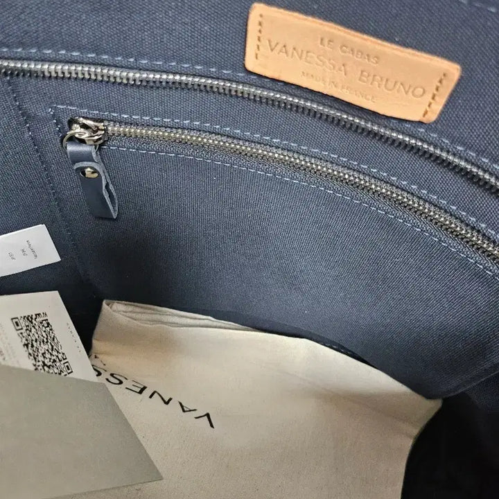 [BUNJANG] Vanessa Bruno Cabas Bag M / 새상품)바네사브루노 스팽글장식 카바스백M