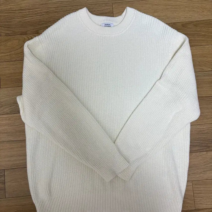 [BUNJANG] Musinsa Standard Cream Knit Crew Neck Sweater / 무신사 스탠다드 크림색 니트