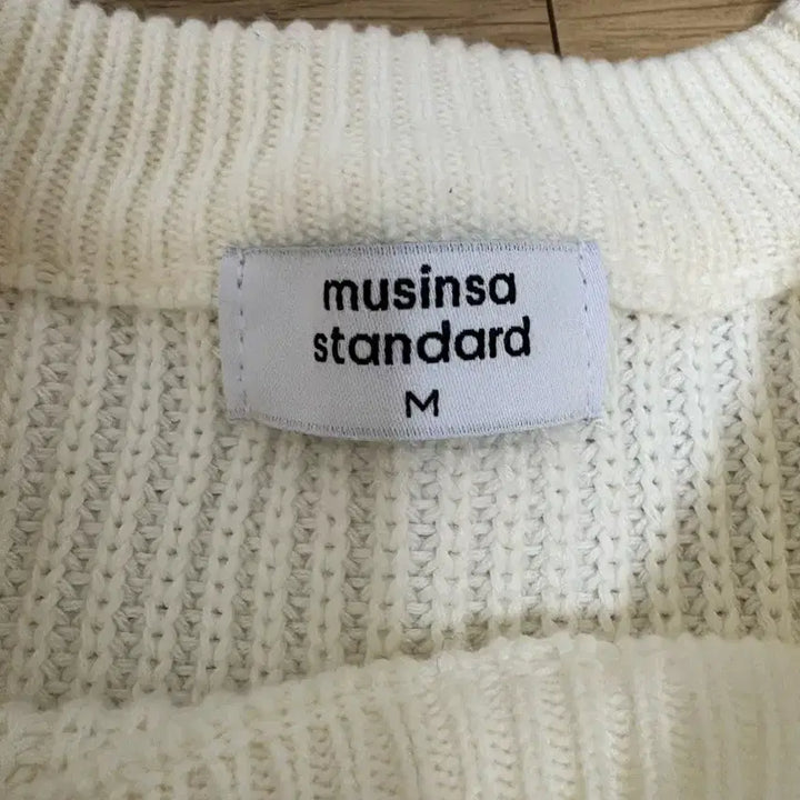 [BUNJANG] Musinsa Standard Cream Knit Crew Neck Sweater / 무신사 스탠다드 크림색 니트