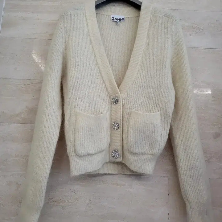 [BUNJANG] Gani Cardigan S Size / 가니 울 가디건