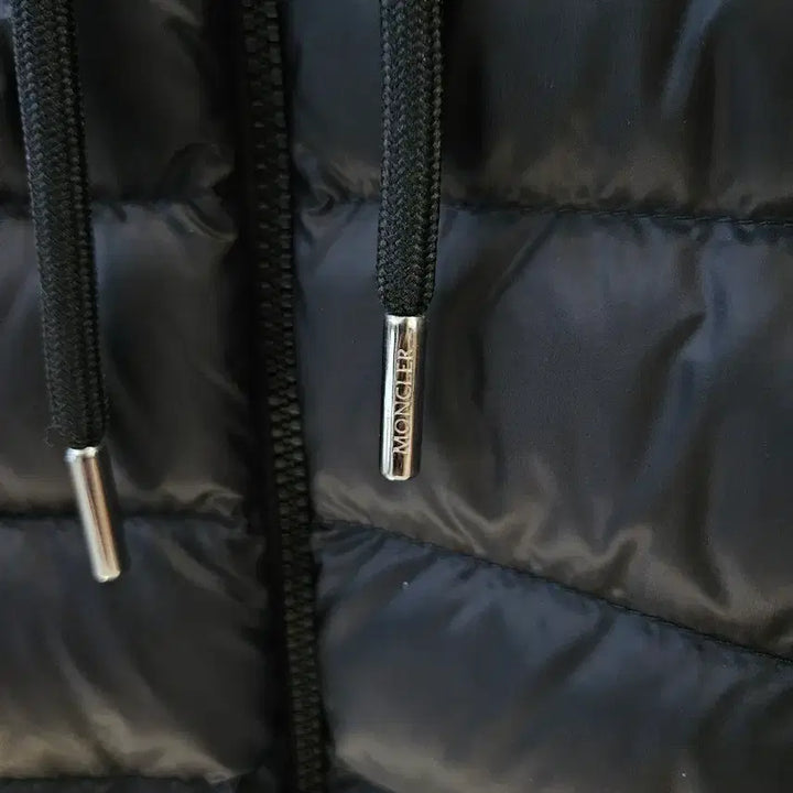 [BUNJANG] Moncler Side Logo Knit Padded Cardigan (Black, M) / [정품/새상품급/M사이즈] 몽클레어 사이드 로고 니트 패딩 가디건 블랙