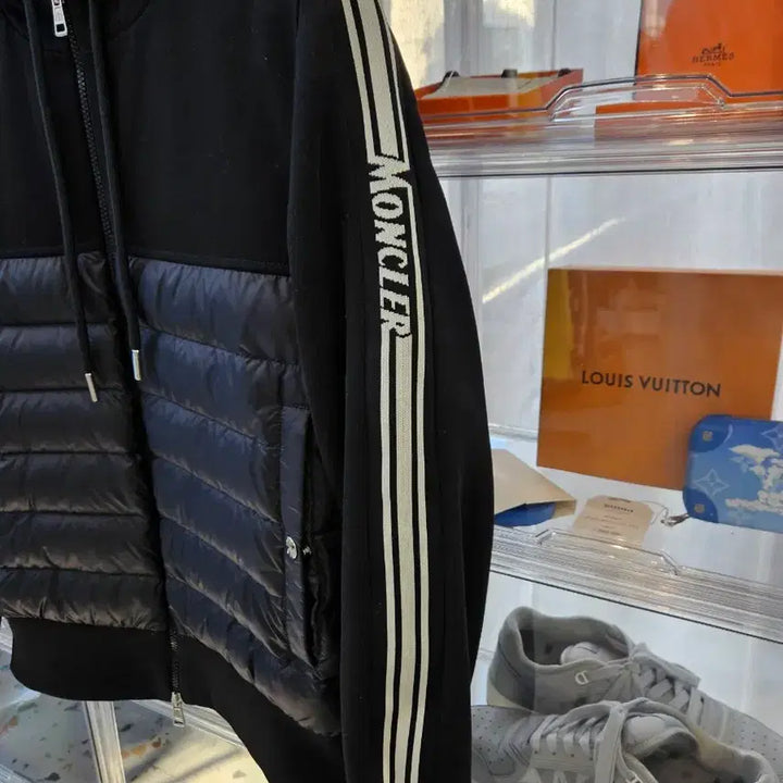 [BUNJANG] Moncler Side Logo Knit Padded Cardigan (Black, M) / [정품/새상품급/M사이즈] 몽클레어 사이드 로고 니트 패딩 가디건 블랙