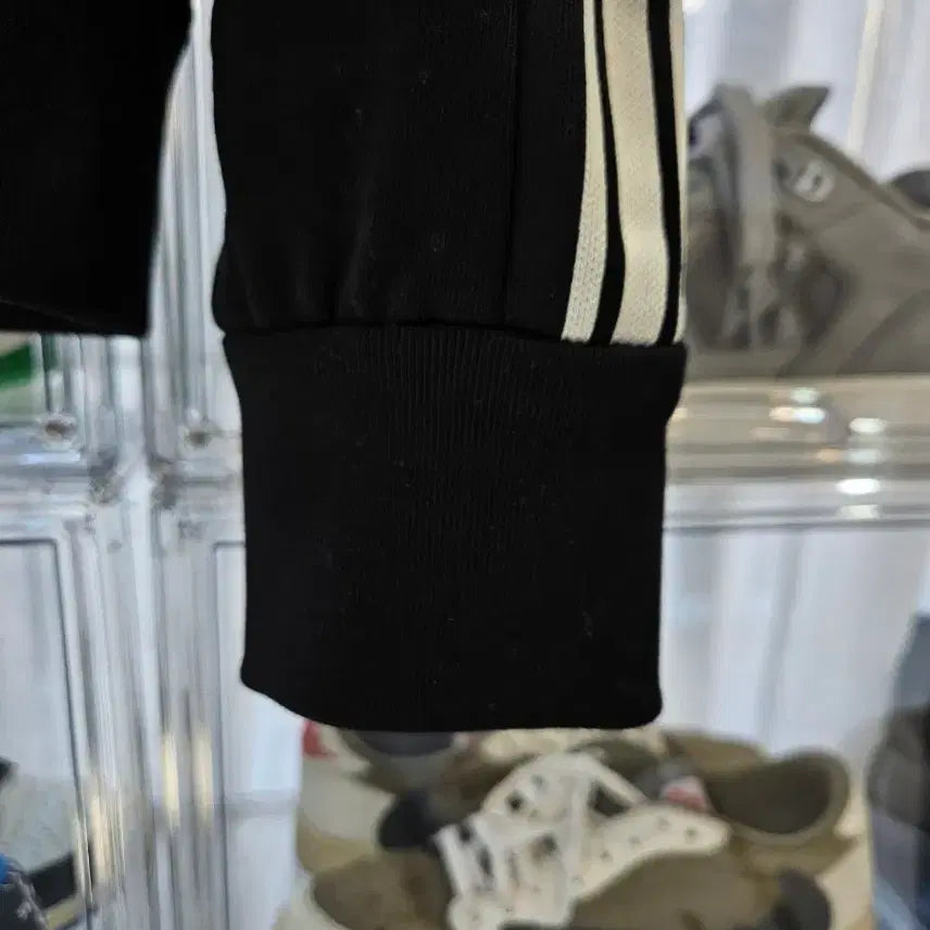 [BUNJANG] Moncler Side Logo Knit Padded Cardigan (Black, M) / [정품/새상품급/M사이즈] 몽클레어 사이드 로고 니트 패딩 가디건 블랙