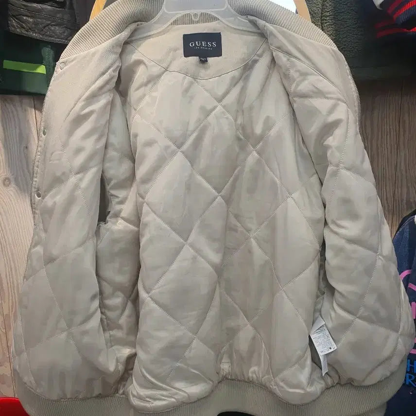[BUNJANG] GUESS Dumble Bomber Jacket Beige XL / 게스(GUESS) 덤블 보머 자켓 베이지 XL (상태 좋음)
